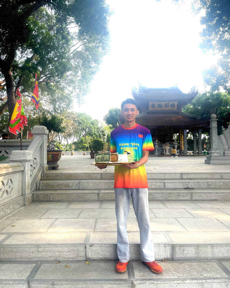 Phạm Anh trên Hành Trình Khai Sáng